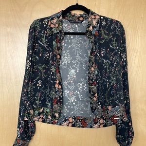 Zara floral cropped button up shirt blouse